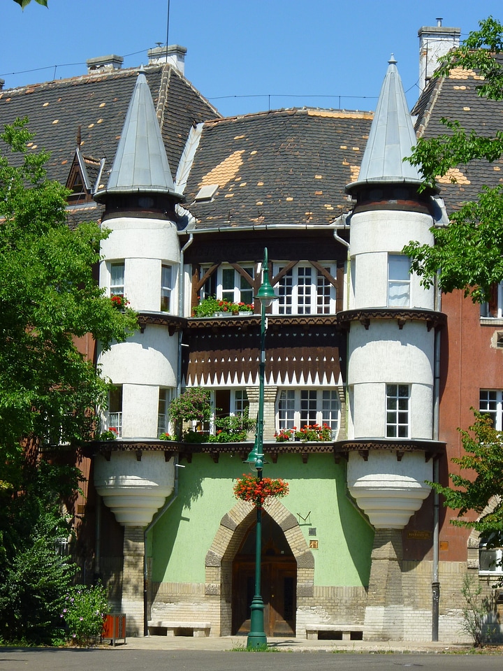 Facade building window