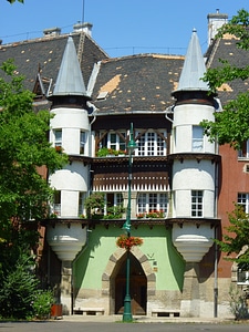 Facade building window