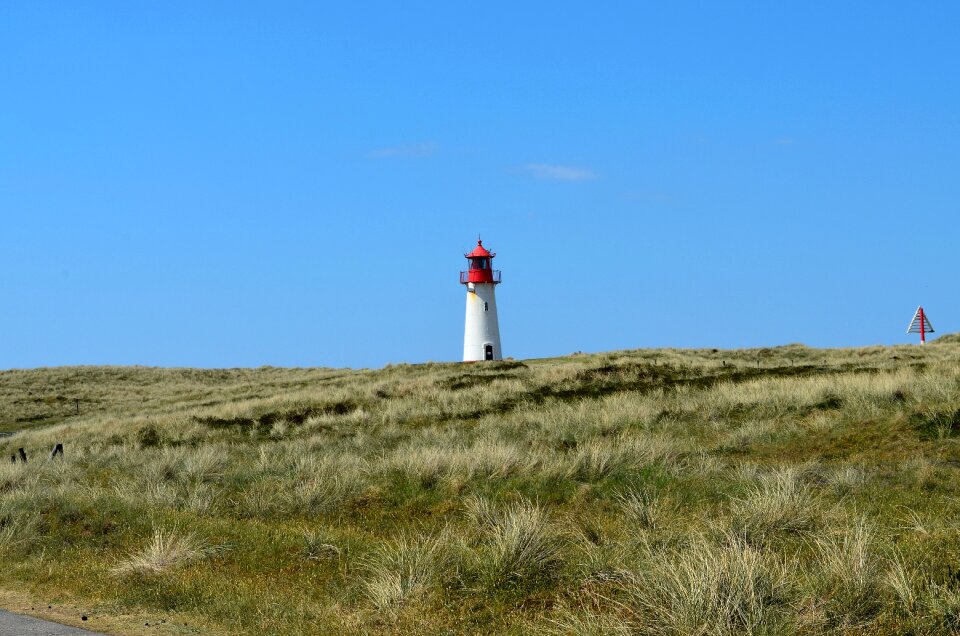 Daymark shipping dune landscape