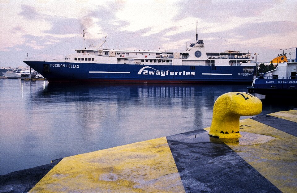 Port piraeus travel