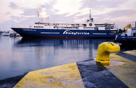 Port piraeus travel