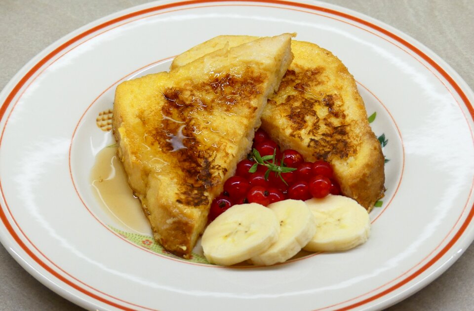 White bread toast egg
