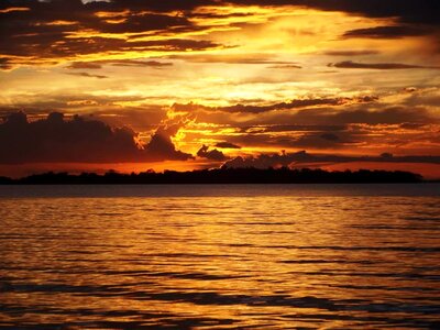 By sunsets horizon sol