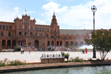 Sevilla monument old