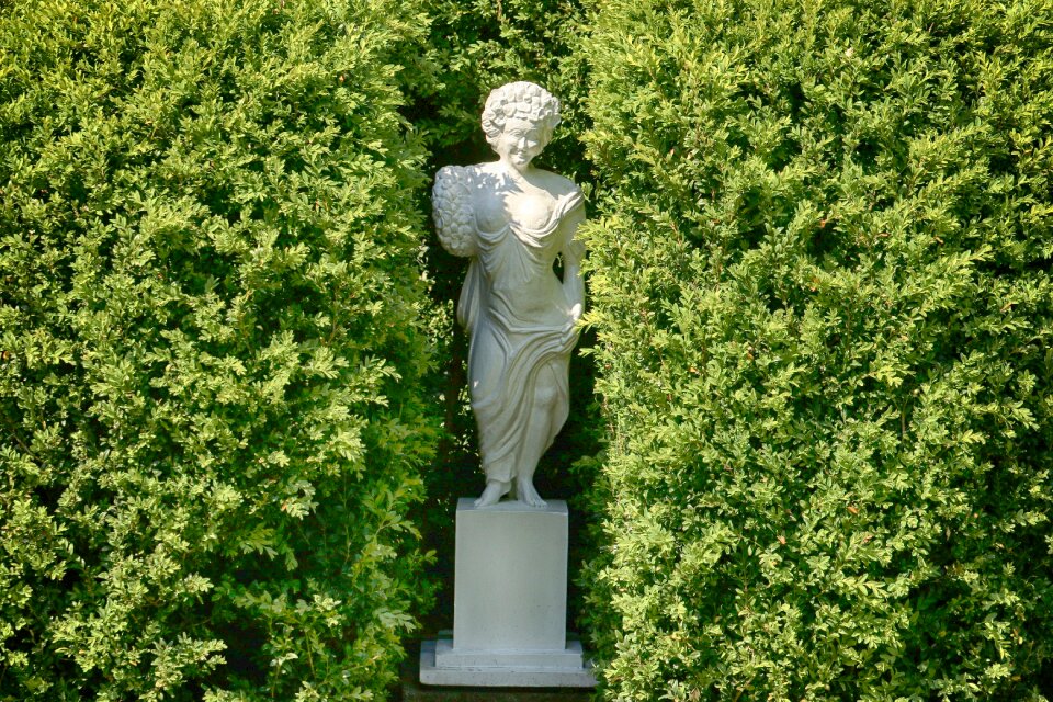 Monument growth park