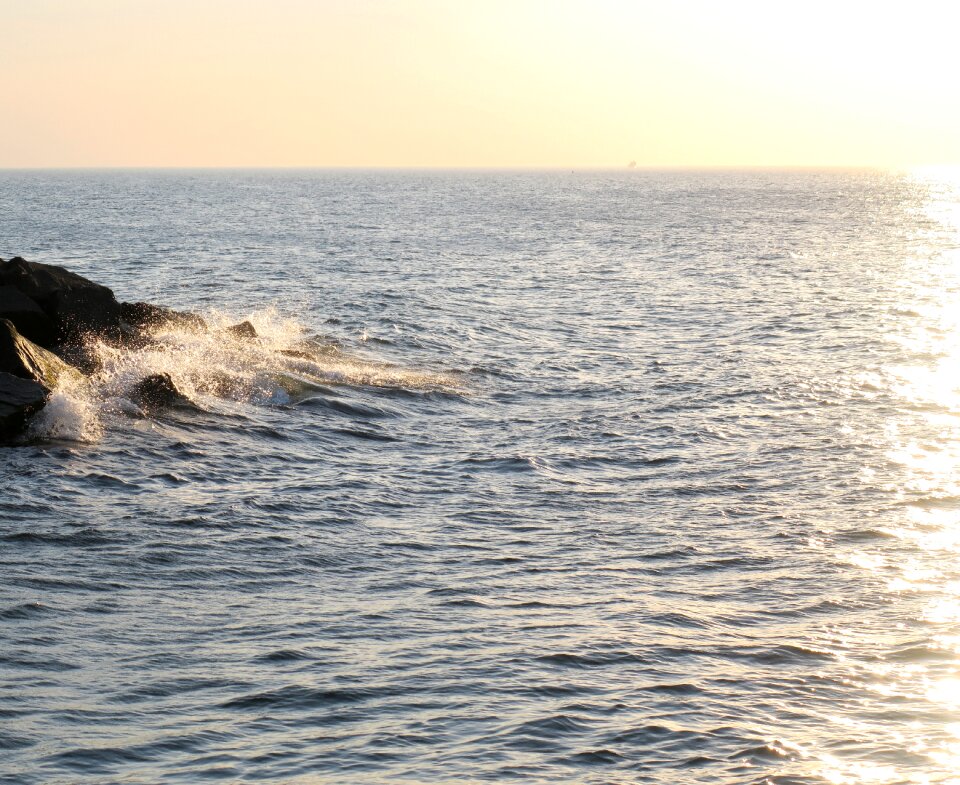 Wave spray sun