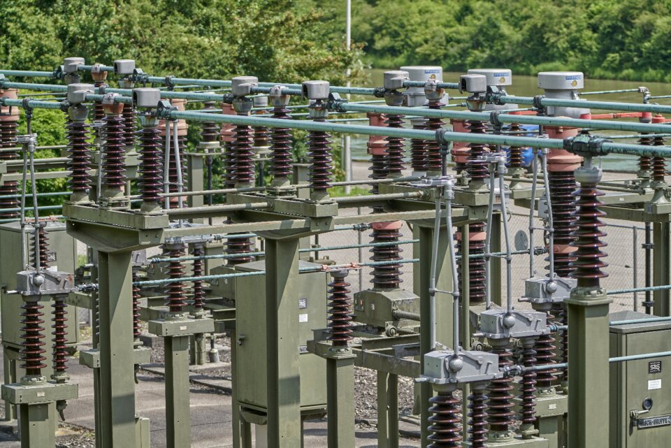 High voltage sky current