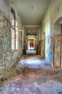 Building ruin lapsed