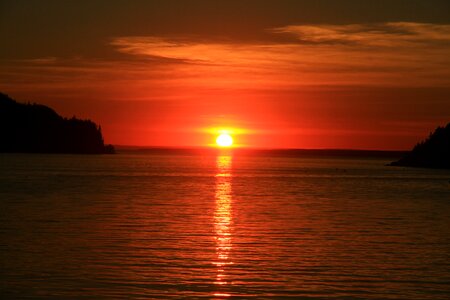 Québec lying sun twilight photo