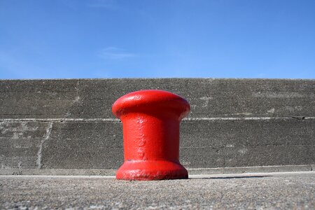 Quay wall fix dock