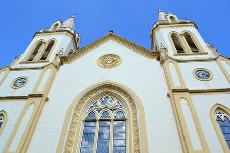 Array cathedral sacra