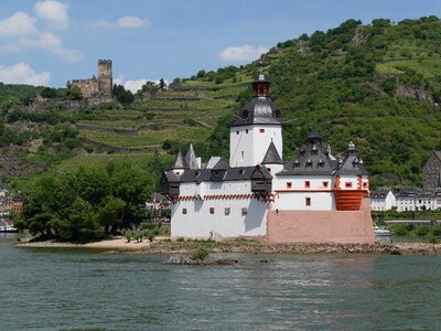 Good rock pfalzgrafenstein world heritage site photo