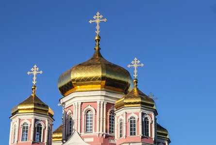 Golden dome architecture crosses