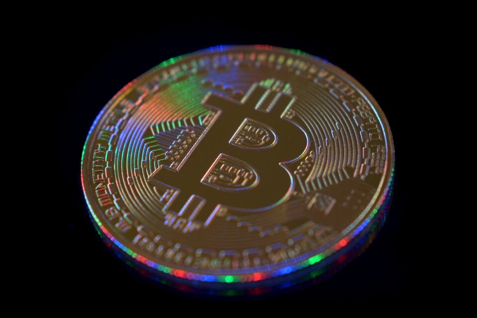 Decentralized anonymous electronic