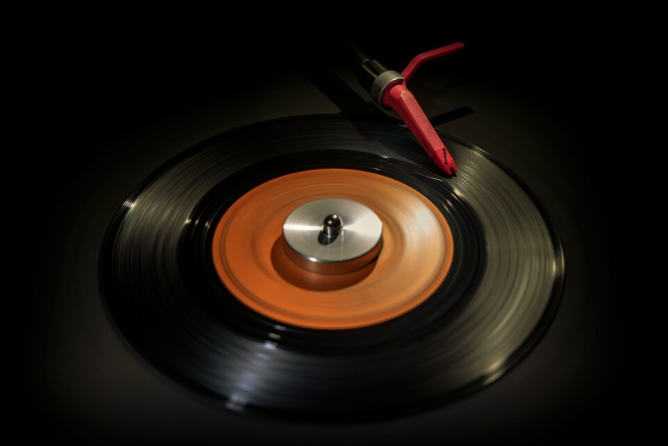 Tinge analog music