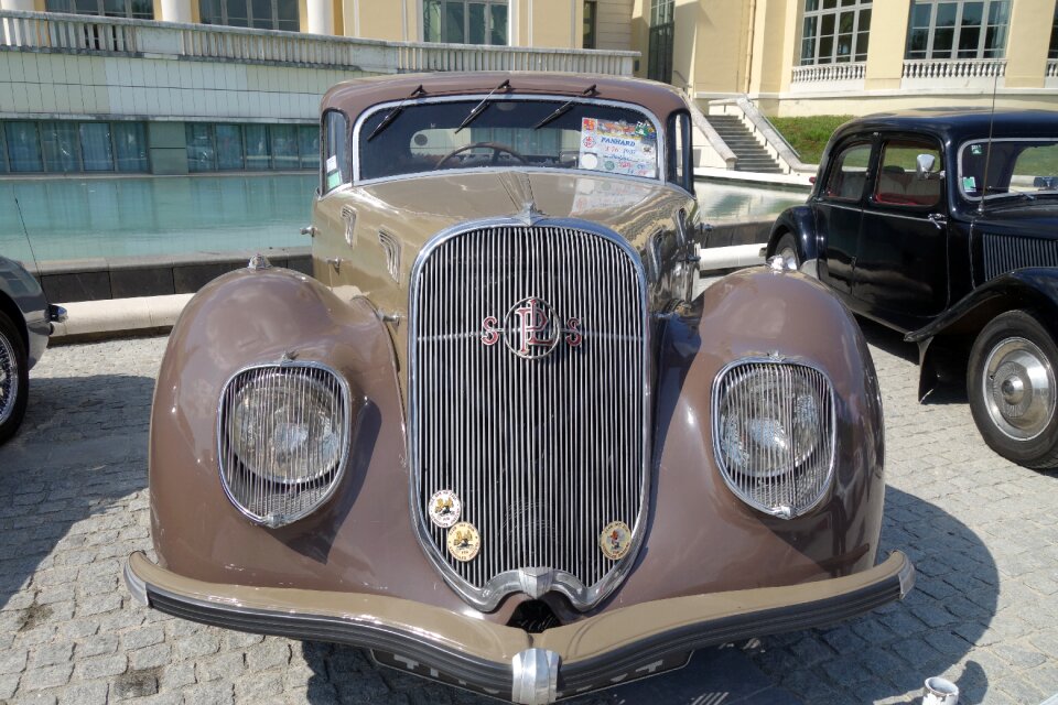 Dynamic pau car collection