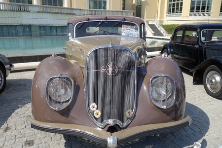 Dynamic pau car collection