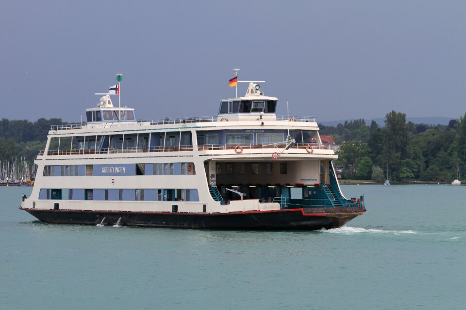 Ship waters transport system