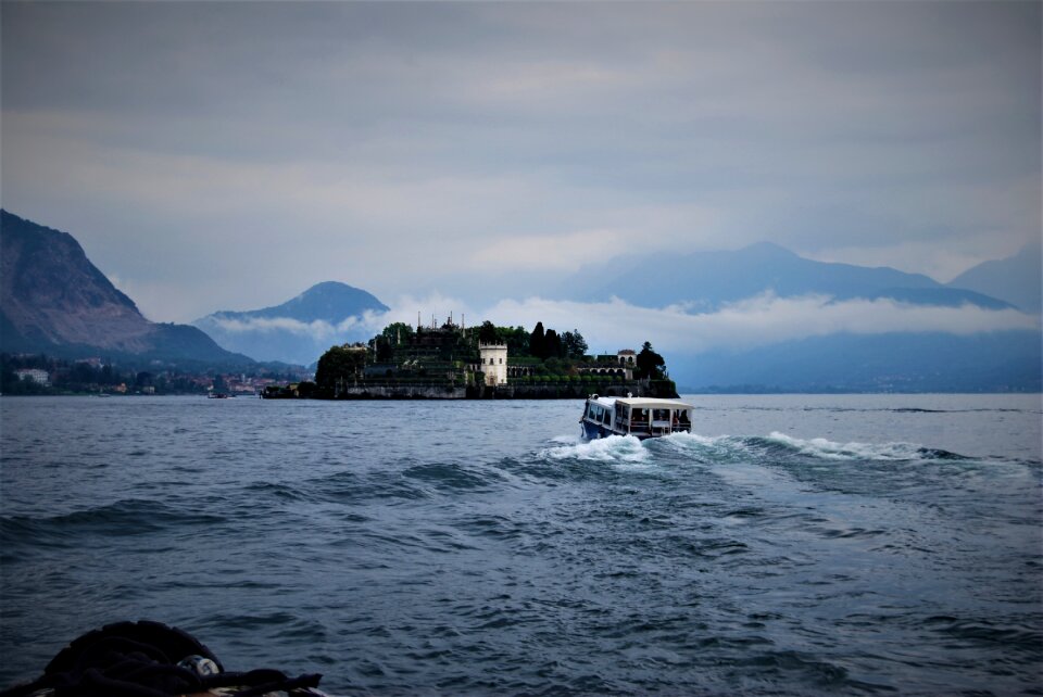 The greater island italy lake