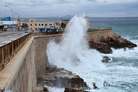 Water wind stone wall