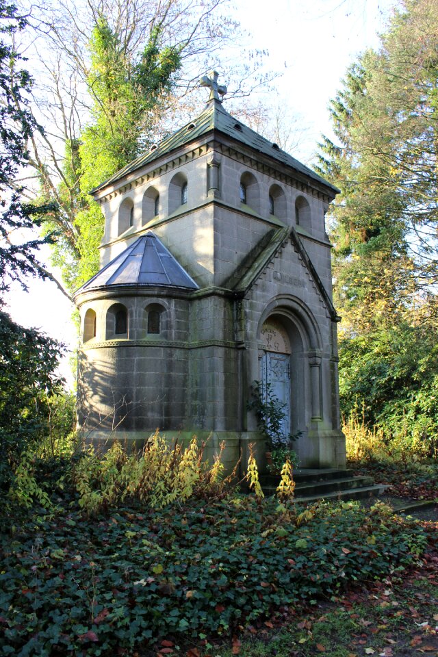 Tomb autumn tomb art