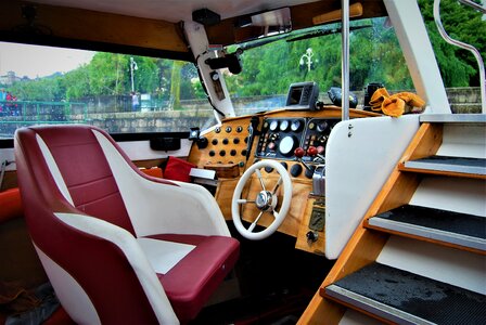 Private boat wood commands