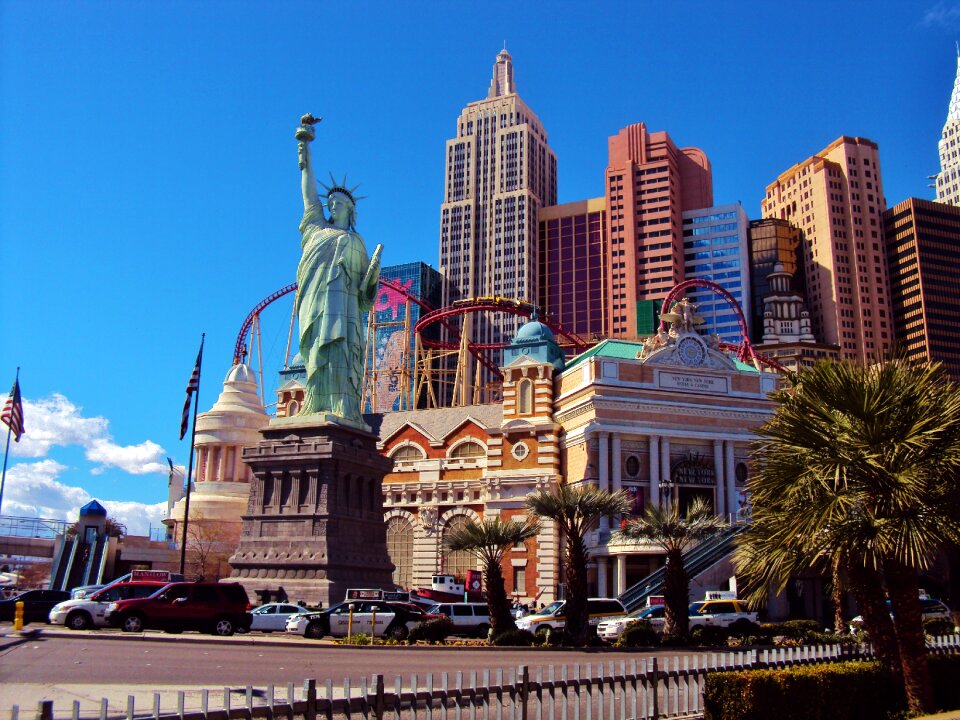 Landmark tourism symbol