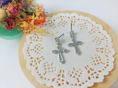 Woman fashion earrings