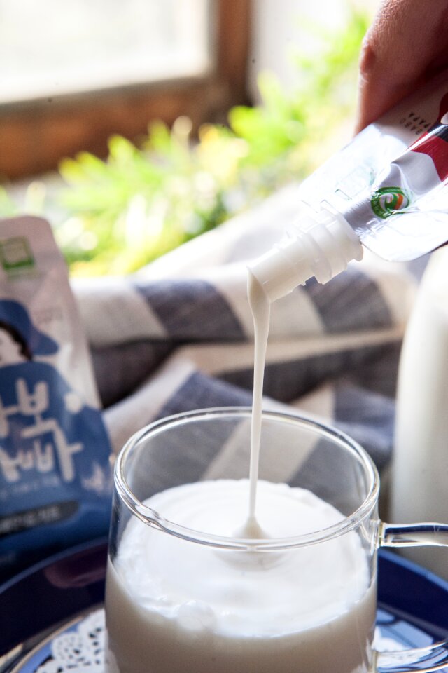 Dairy floating eat food