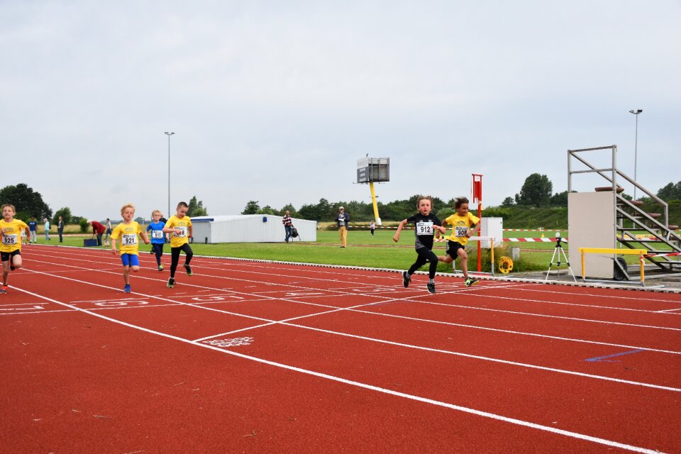 Race action energy runner
