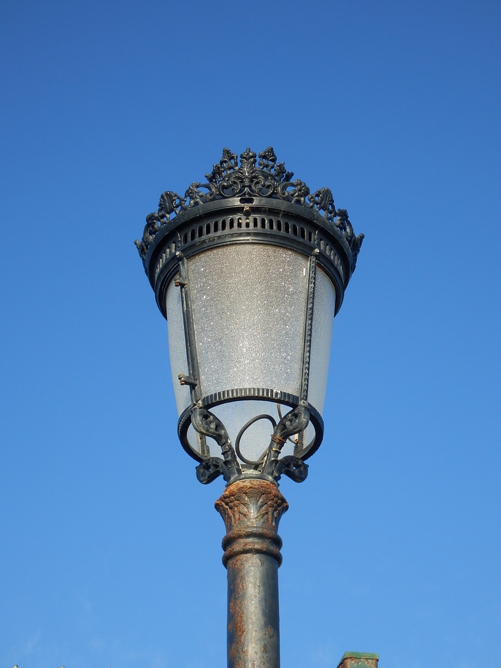 Light lamps road