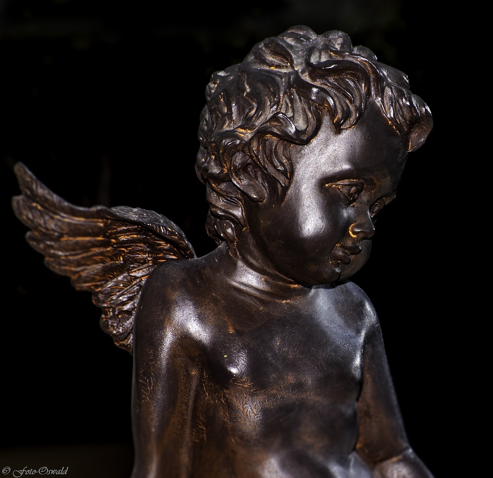 Hope sculpture reflections