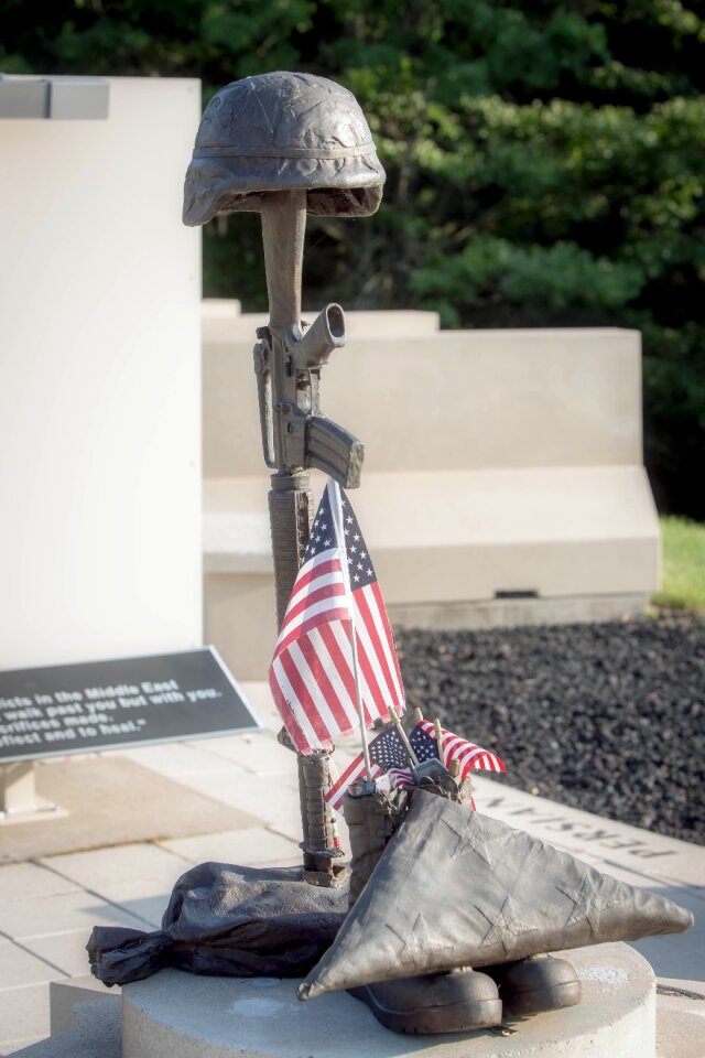 Weapon soldiers memorial