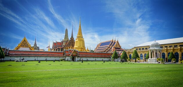 Big palace grassland stupa