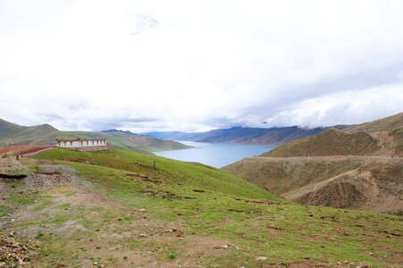 Yamdrok tso lagoon tibet photo