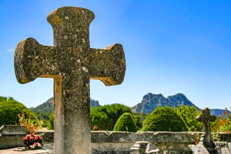 Mountain cross grave photo