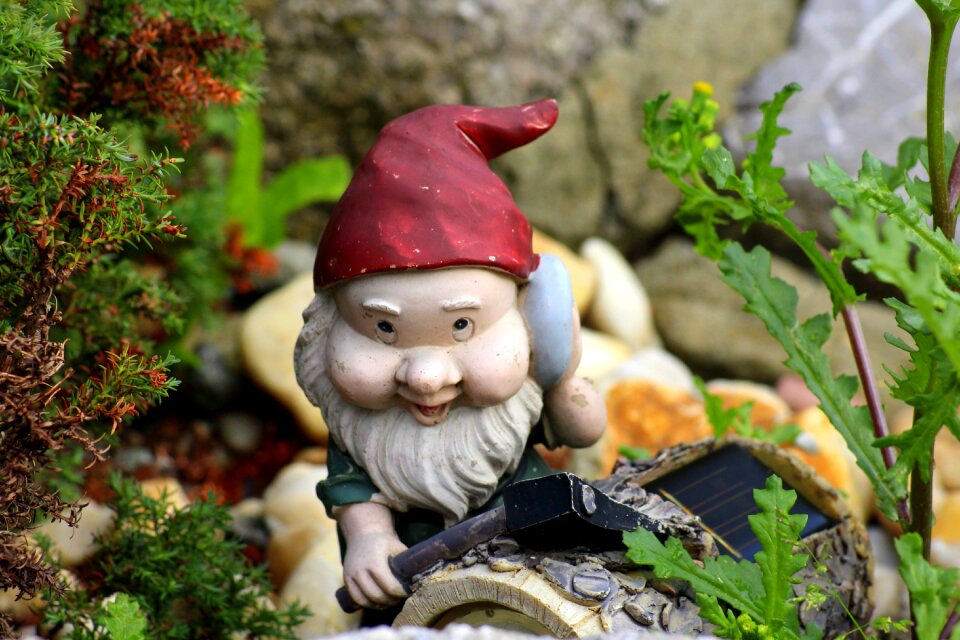 Decoration sculpture guy