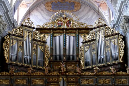 Cathedral church organ instrument photo