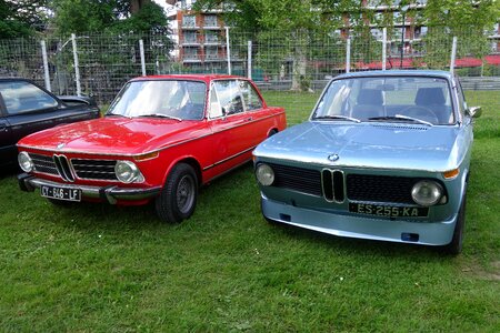 Old cars bmw 02 series pau