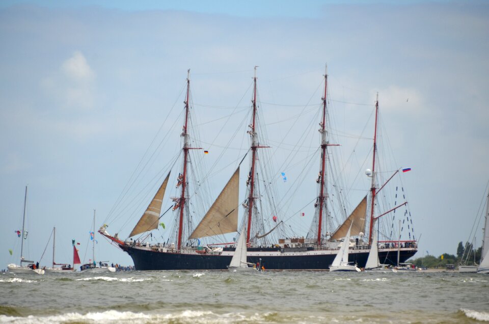 Sea boat sailing boat photo