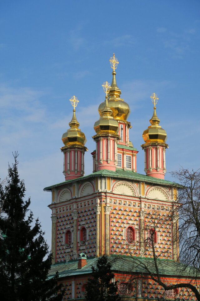 Sergiev posad church laurel
