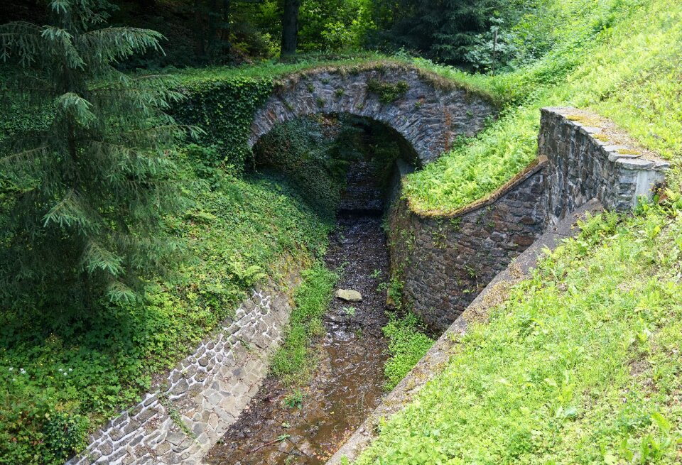 Bridge nature stones