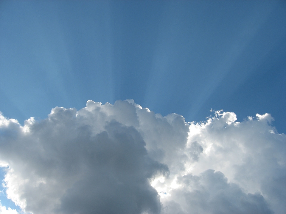 Bright sunlight rays