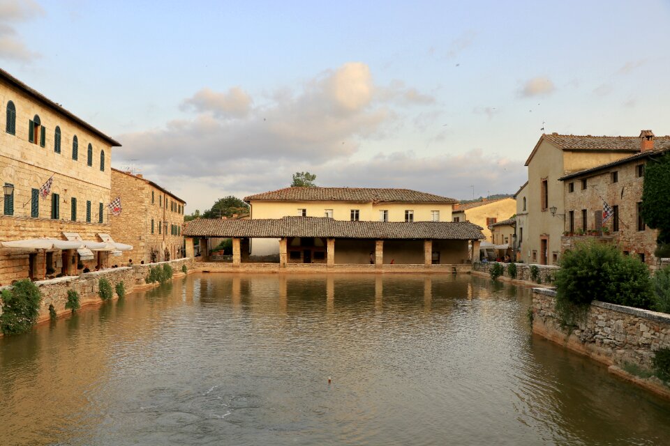 Romano tourism historian
