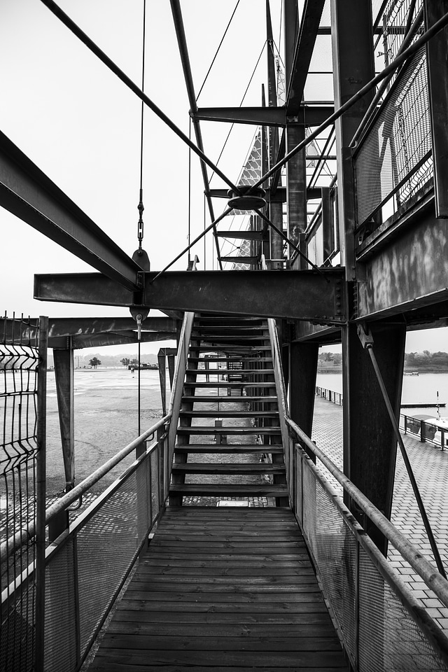 Montreal black and white old port