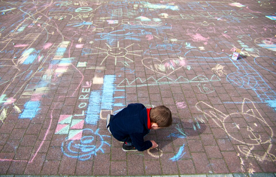 Outdoor chalk child
