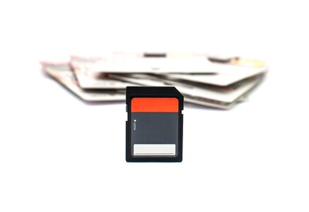 Memory card storage device