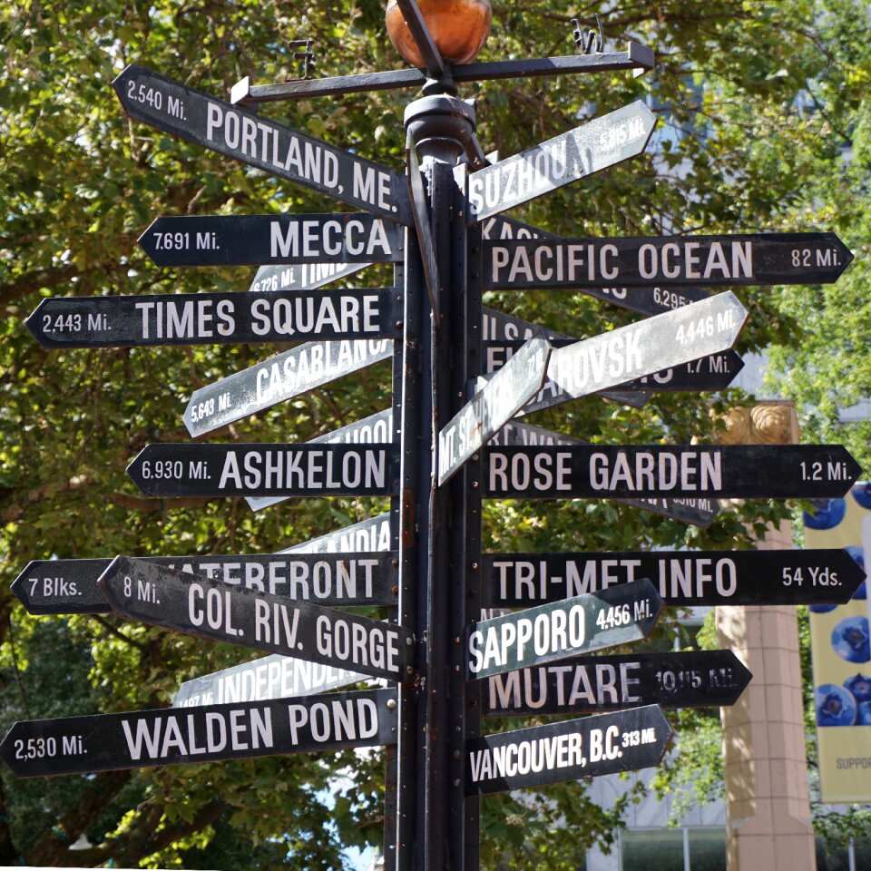 Portland pioneer square directional