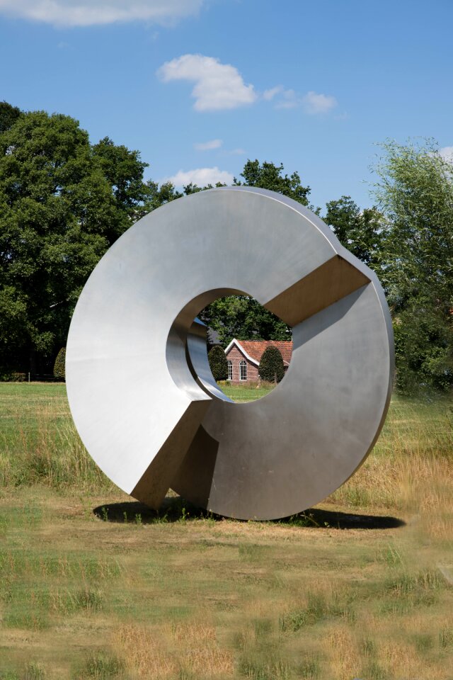 Sculpture monument photo