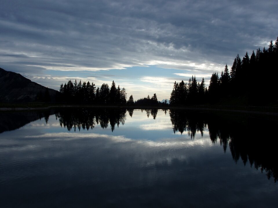 Water reflection mirror